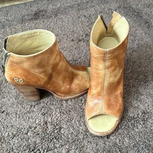 Bed Stu  Open toe shoes